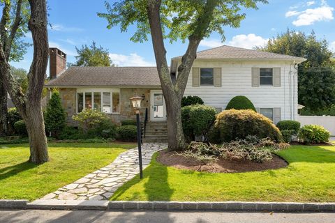 50 Tomahawk Rd Arlington MA 02474