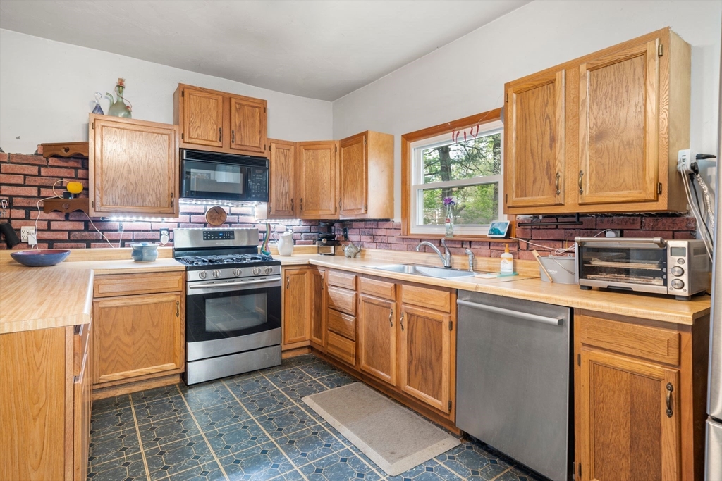 38 Hope Street, Attleboro, MA Photo #8