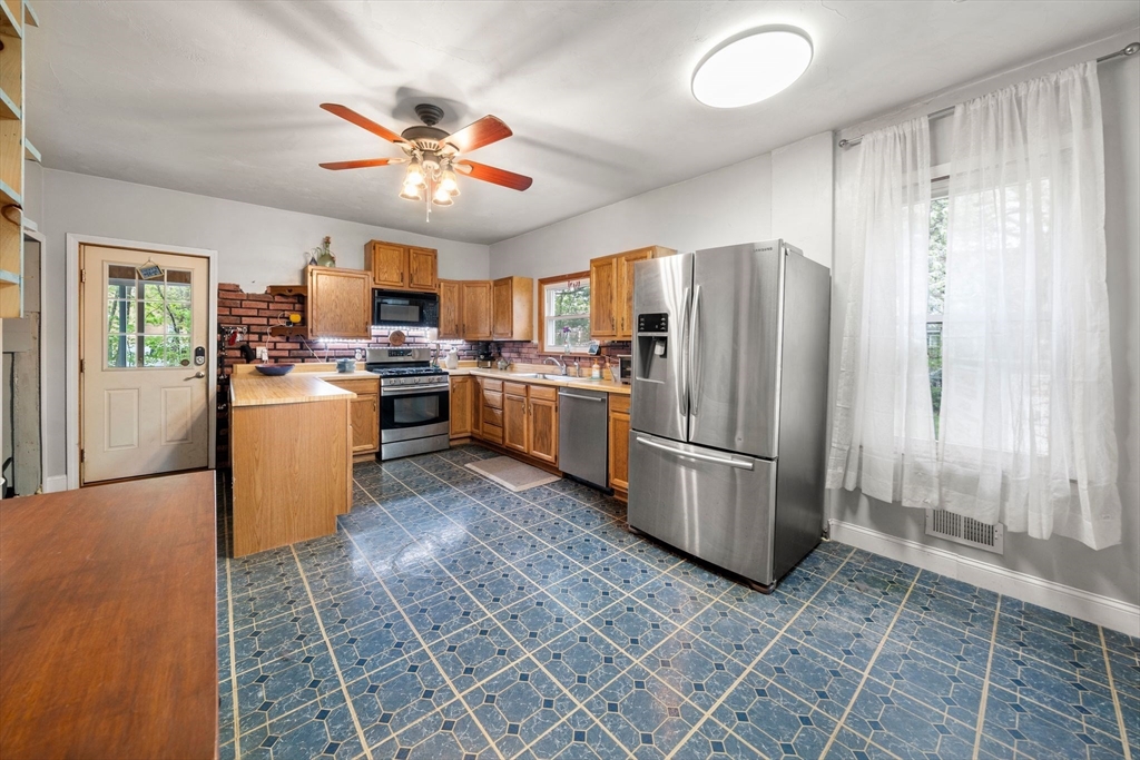 38 Hope Street, Attleboro, MA Photo #4