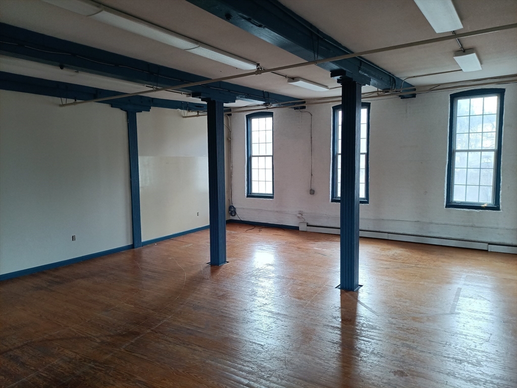 559 Main Street - Rt. 20 306