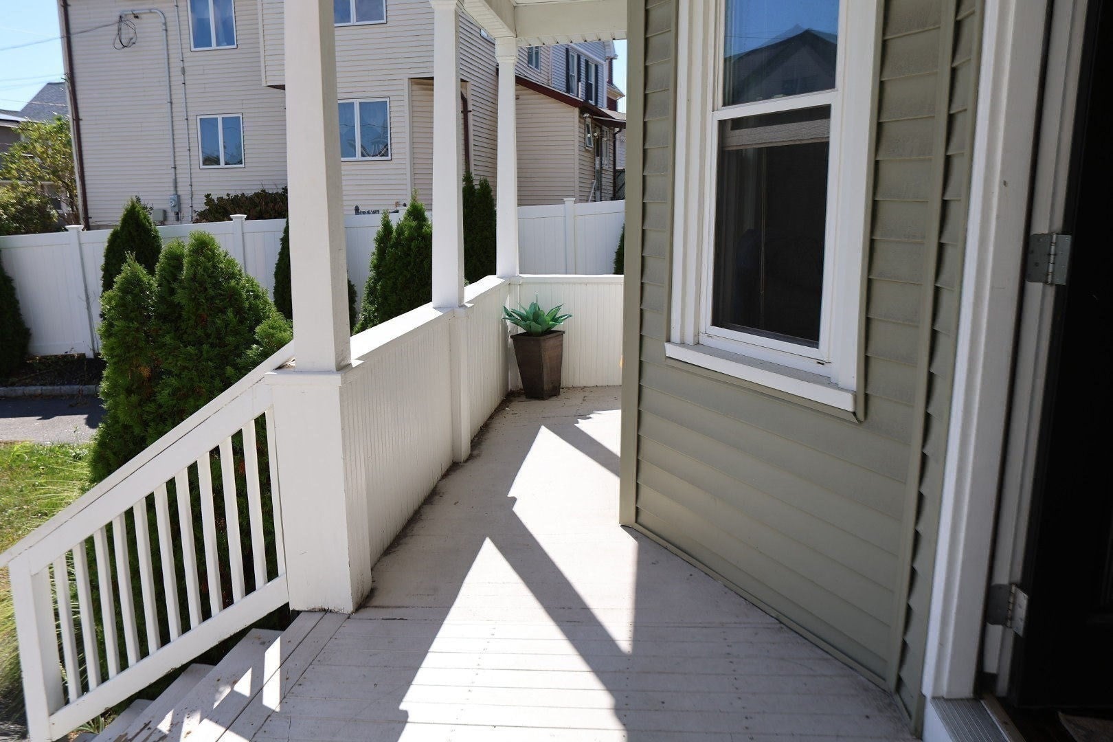 62 Lynn St