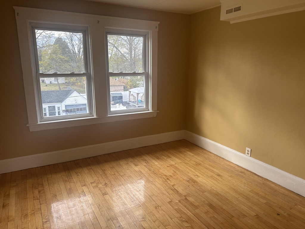 118 Longwood Ave #3, Brockton, MA Photo #4