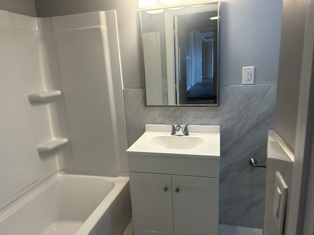 118 Longwood Ave #3, Brockton, MA Photo #12