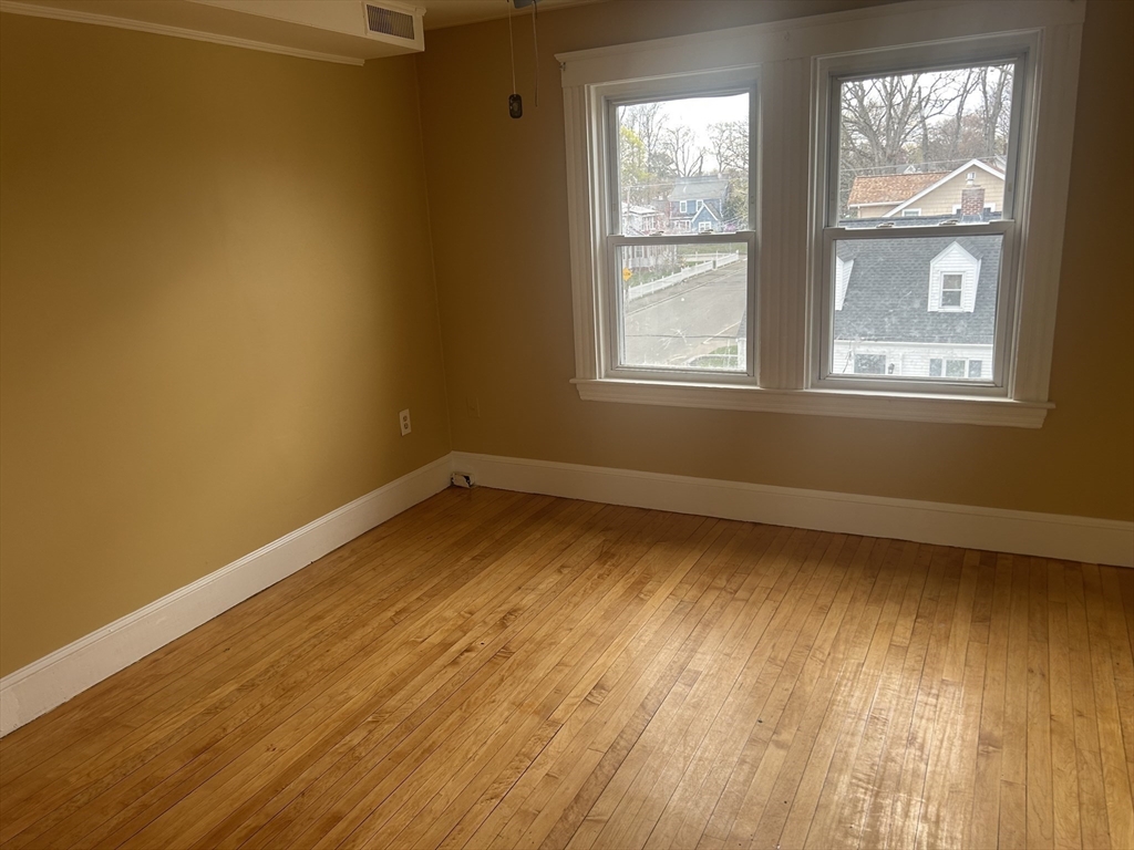 118 Longwood Ave #3, Brockton, MA Photo #3