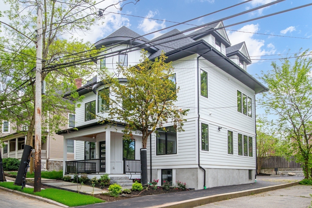 116 Thorndike Street 2