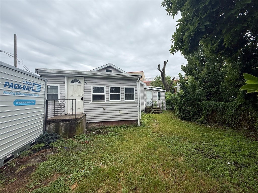 33 Avalon St