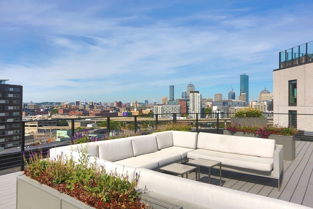 14 West Broadway 1001