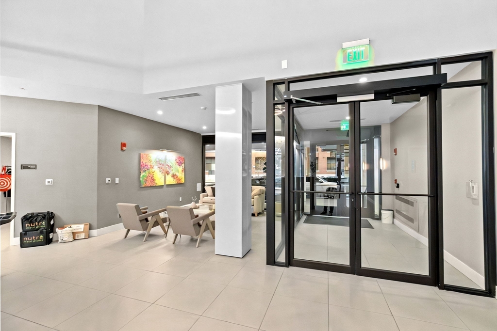 14 West Broadway 1001
