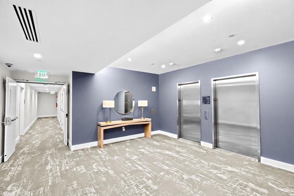 14 West Broadway 1001