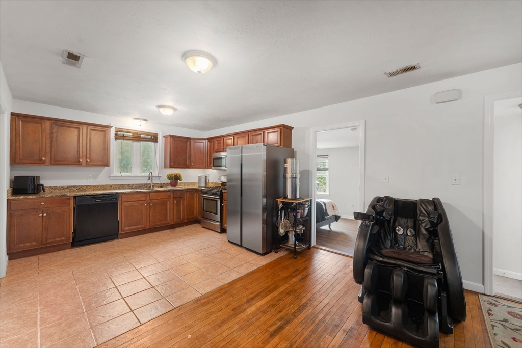 18 Edinboro Ave