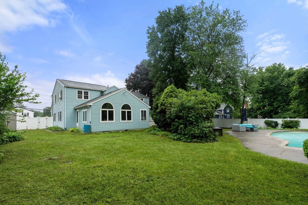 10 Locust Street
