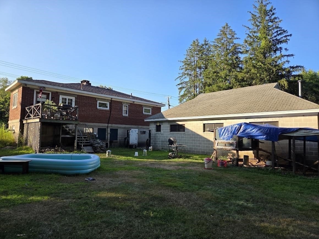 195 E Main St