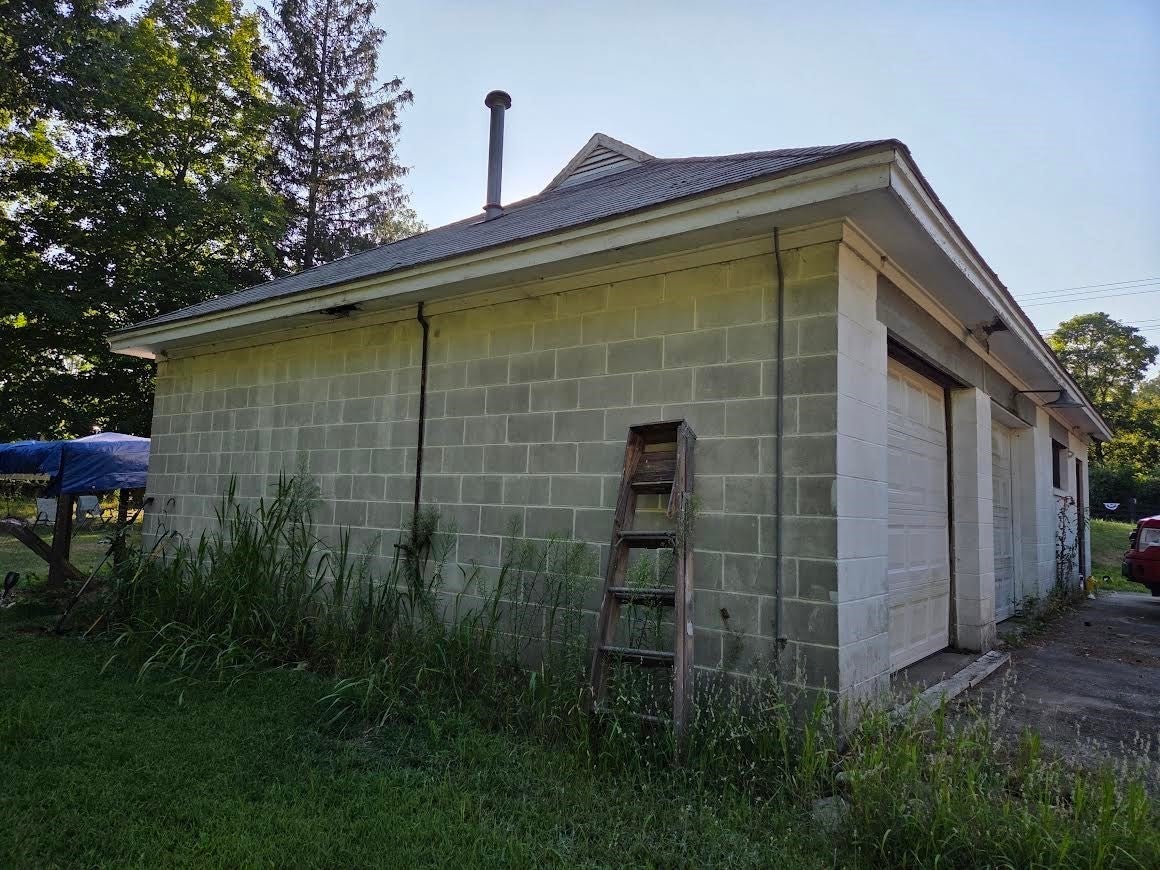 195 E Main St