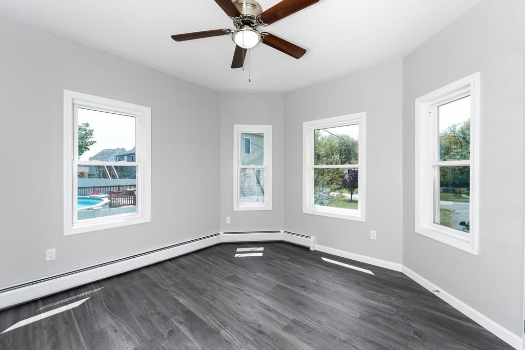 102 Meeson St