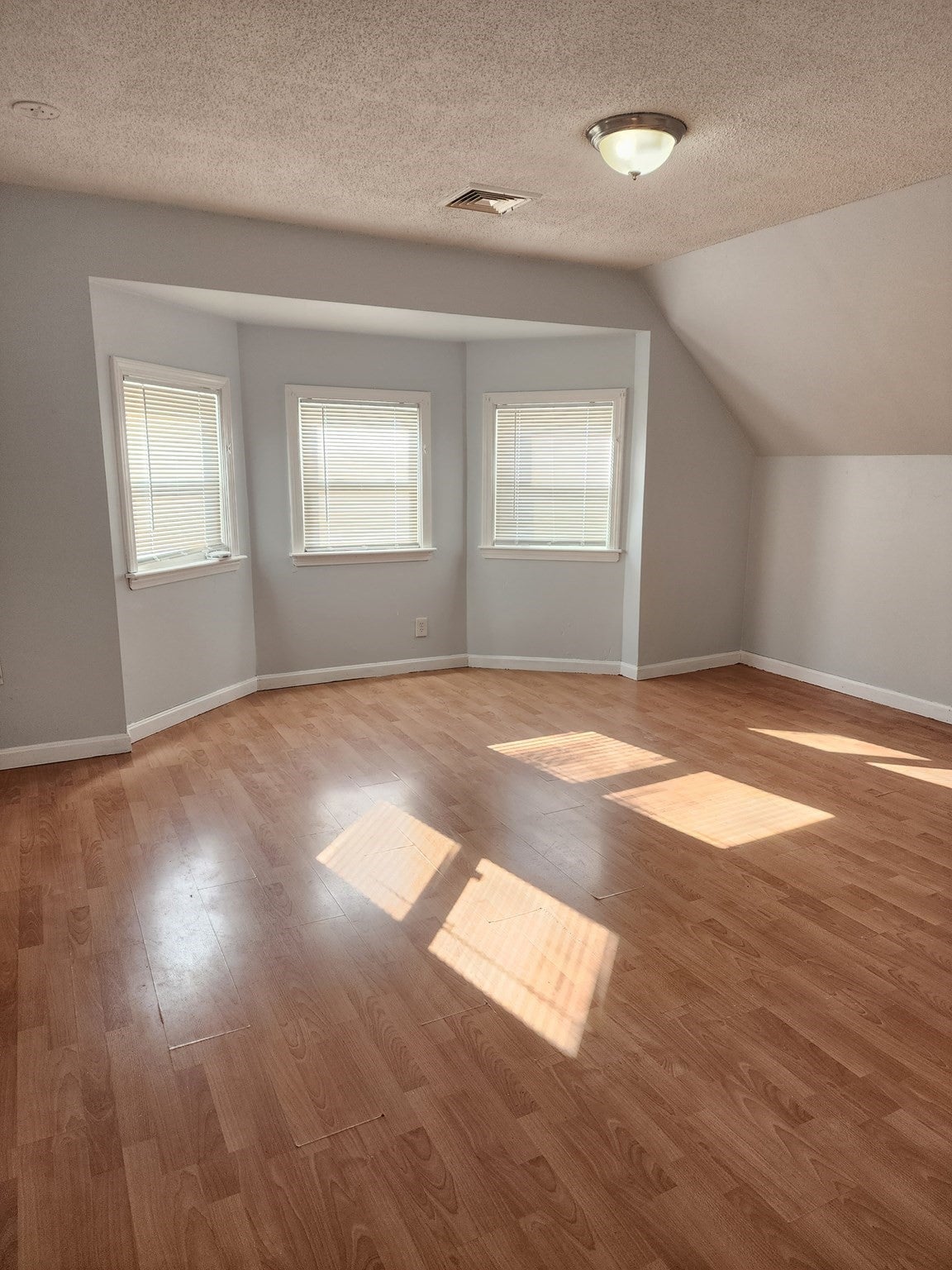 806 Warren Ave #2, Brockton, MA, 806 Warren Ave #2, Brockton, MA Photo #2