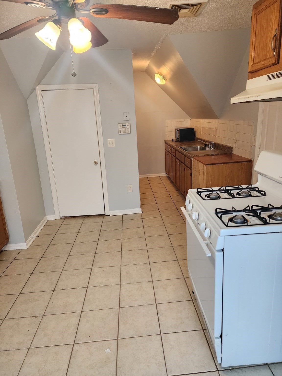 806 Warren Ave #2, Brockton, MA, 806 Warren Ave #2, Brockton, MA Photo #7