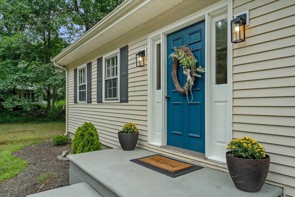 822 Hardwick Rd