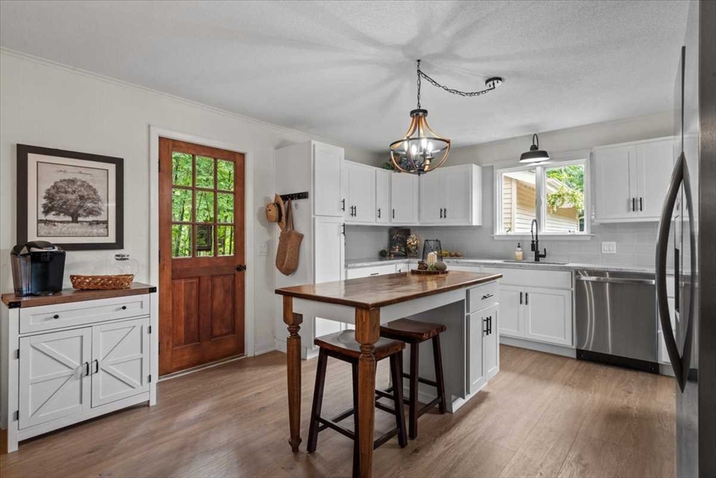 822 Hardwick Rd