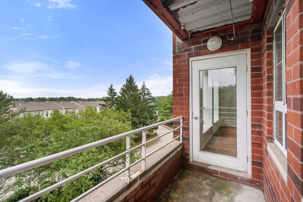160 Burkhall St 404