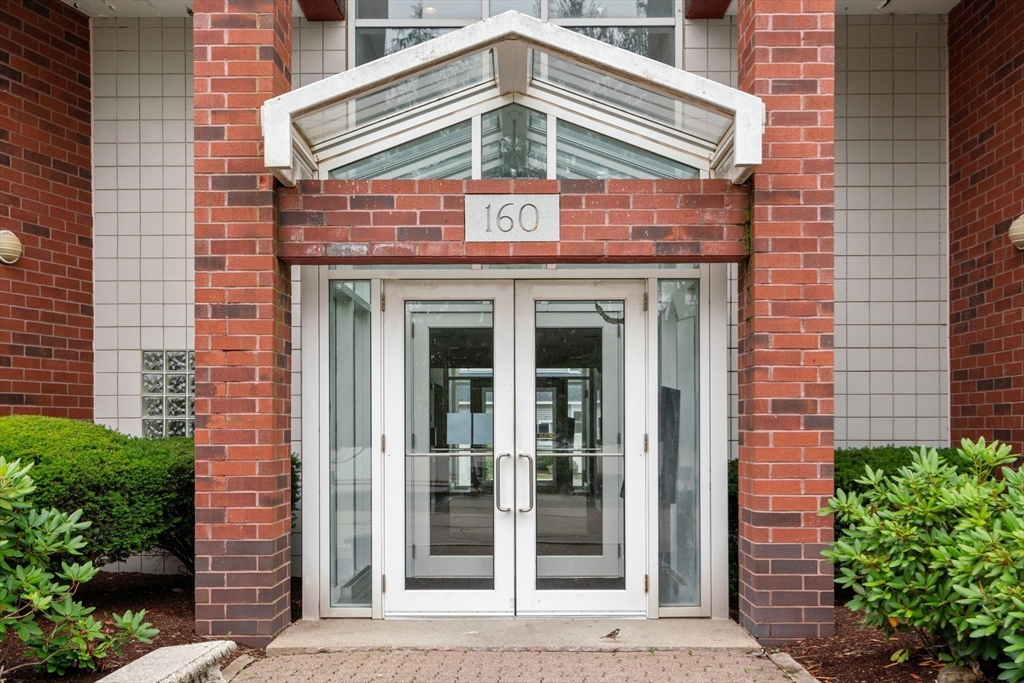 160 Burkhall St 404