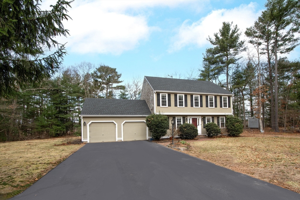 136 Rosewood Dr