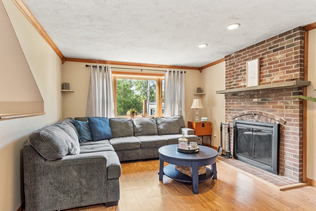 11 Hemlock Ave