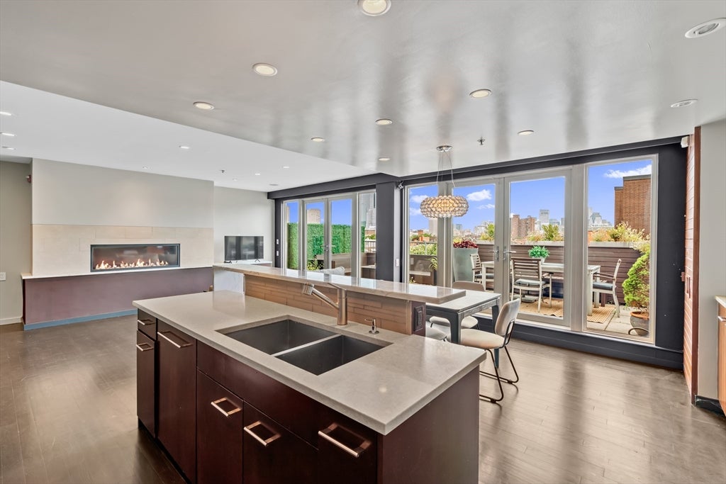 1721-1723 Washington St 610