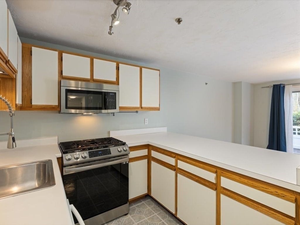 360 Littleton Rd #F2, Chelmsford, MA Photo #10