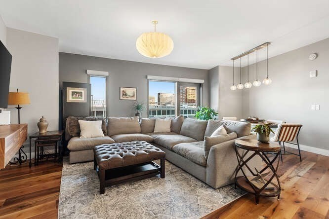 300 Pier 4 Blvd 5J