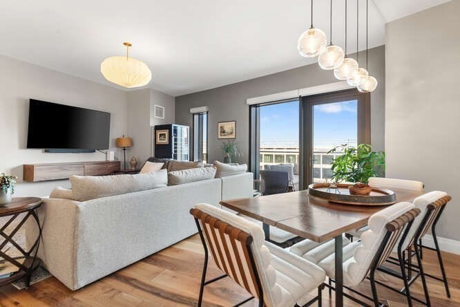 300 Pier 4 Blvd 5J