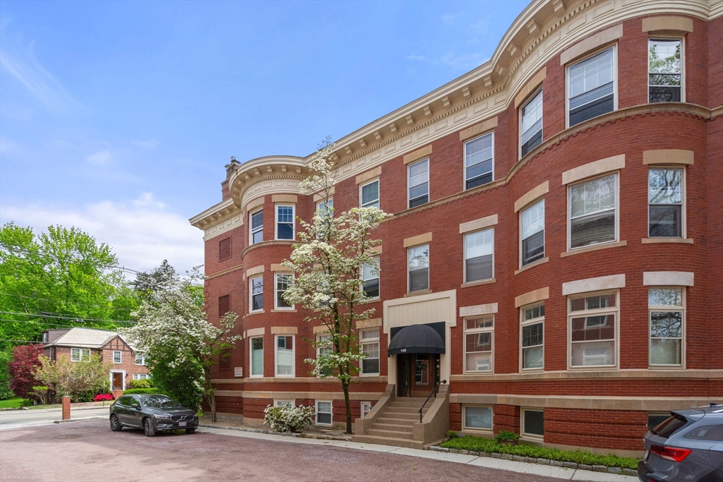 149 Longwood Ave 2