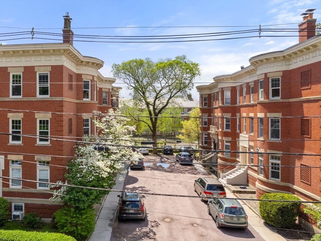 149 Longwood Ave 2