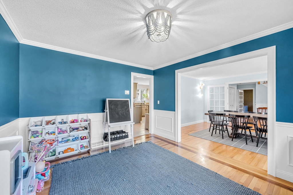 Westfield, Massachusetts 01085, United States, 4 Bedrooms Bedrooms, ,3 BathroomsBathrooms,Residential,Active,113476