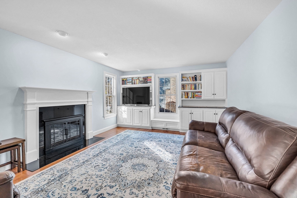 Westfield, Massachusetts 01085, United States, 4 Bedrooms Bedrooms, ,3 BathroomsBathrooms,Residential,Active,113476
