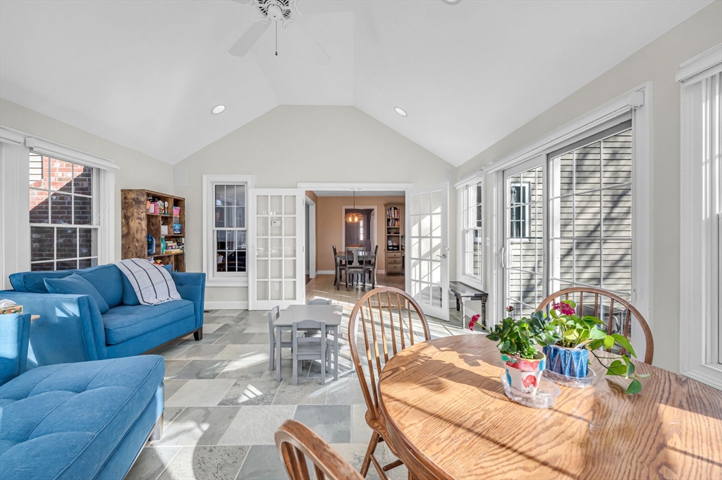 Westfield, Massachusetts 01085, United States, 4 Bedrooms Bedrooms, ,3 BathroomsBathrooms,Residential,Active,113476