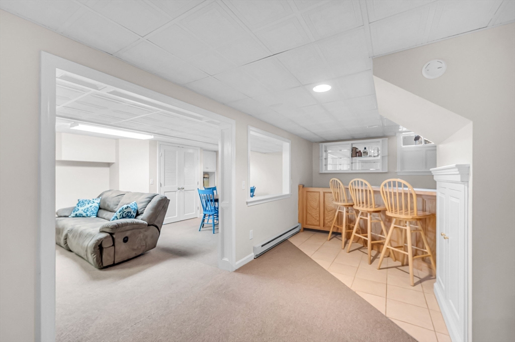 Westfield, Massachusetts 01085, United States, 4 Bedrooms Bedrooms, ,3 BathroomsBathrooms,Residential,Active,113476