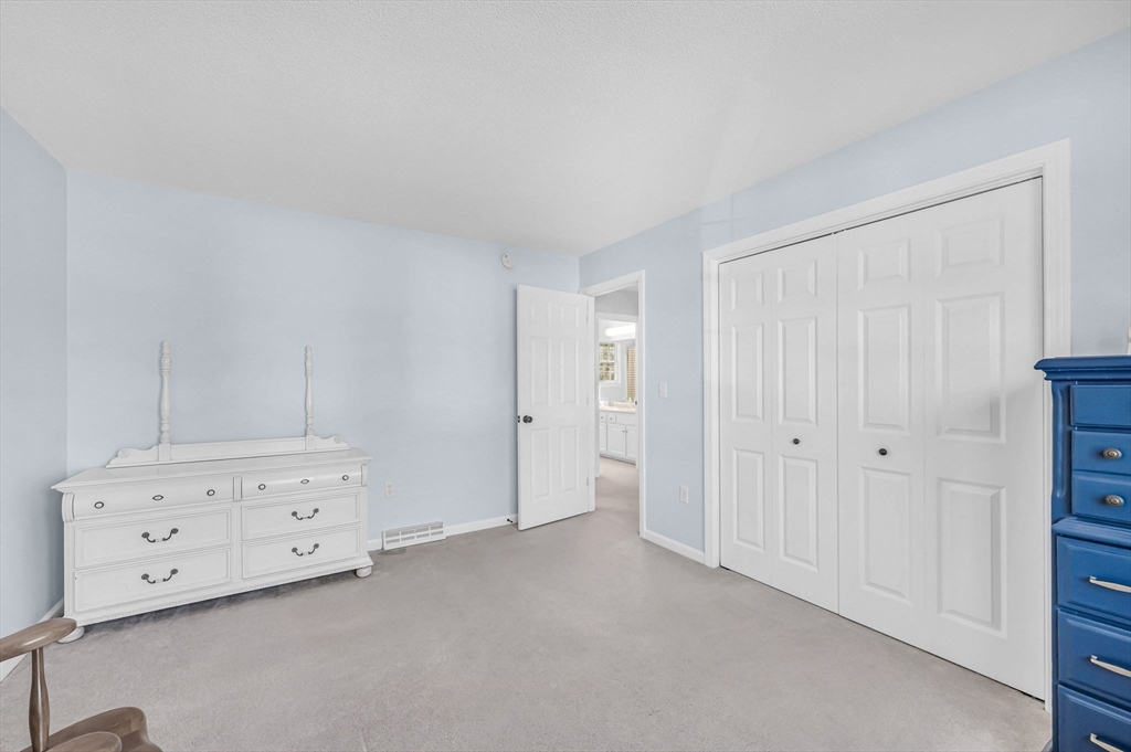 Westfield, Massachusetts 01085, United States, 4 Bedrooms Bedrooms, ,3 BathroomsBathrooms,Residential,Active,113476