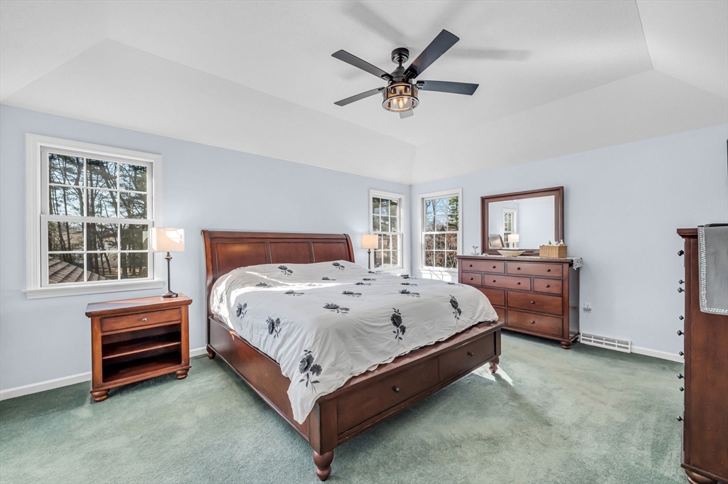 Westfield, Massachusetts 01085, United States, 4 Bedrooms Bedrooms, ,3 BathroomsBathrooms,Residential,Active,113476