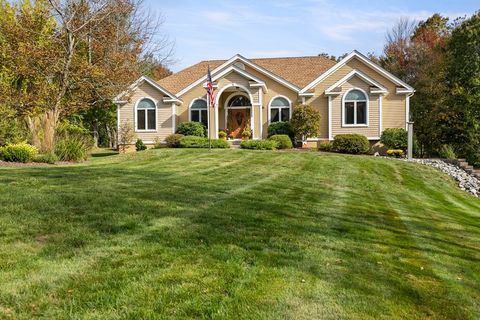 21 Thompson Pond Rd Spencer MA 01562