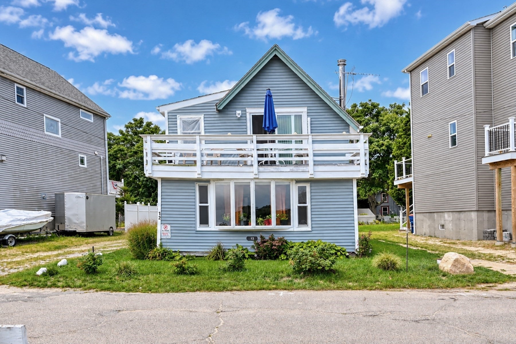 12 North Blvd