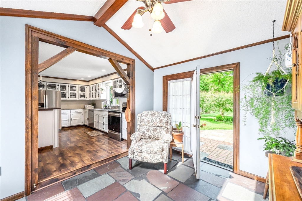 37 Genevieve Dr