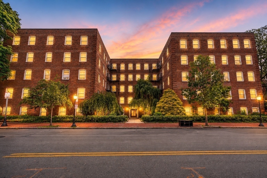 395 Broadway R1C