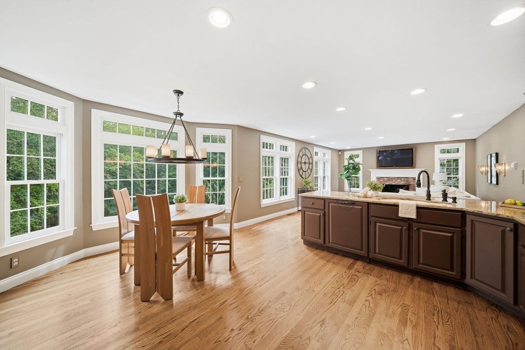 2 Jennifer Dr, Westford, MA Photo #13