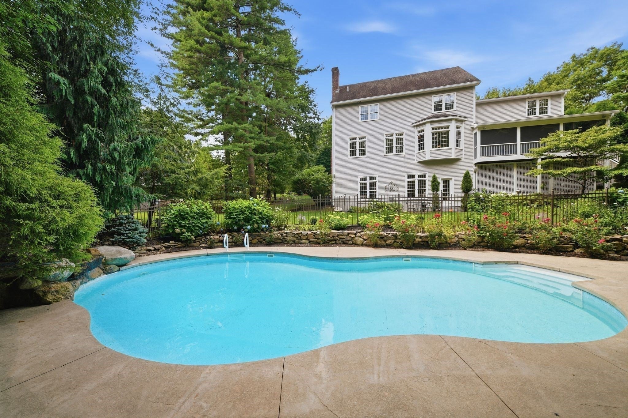 2 Jennifer Dr