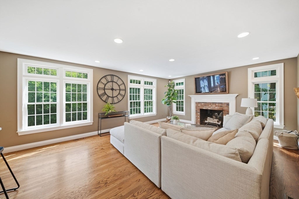 2 Jennifer Dr, Westford, MA Photo #16