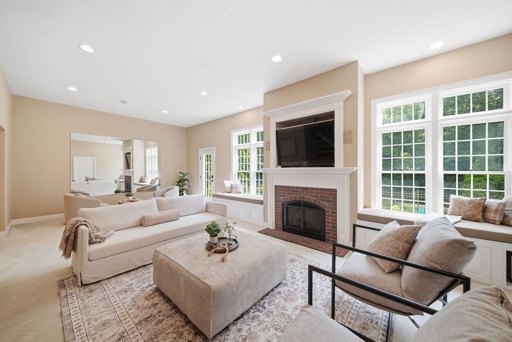 2 Jennifer Dr, Westford, MA Photo #29