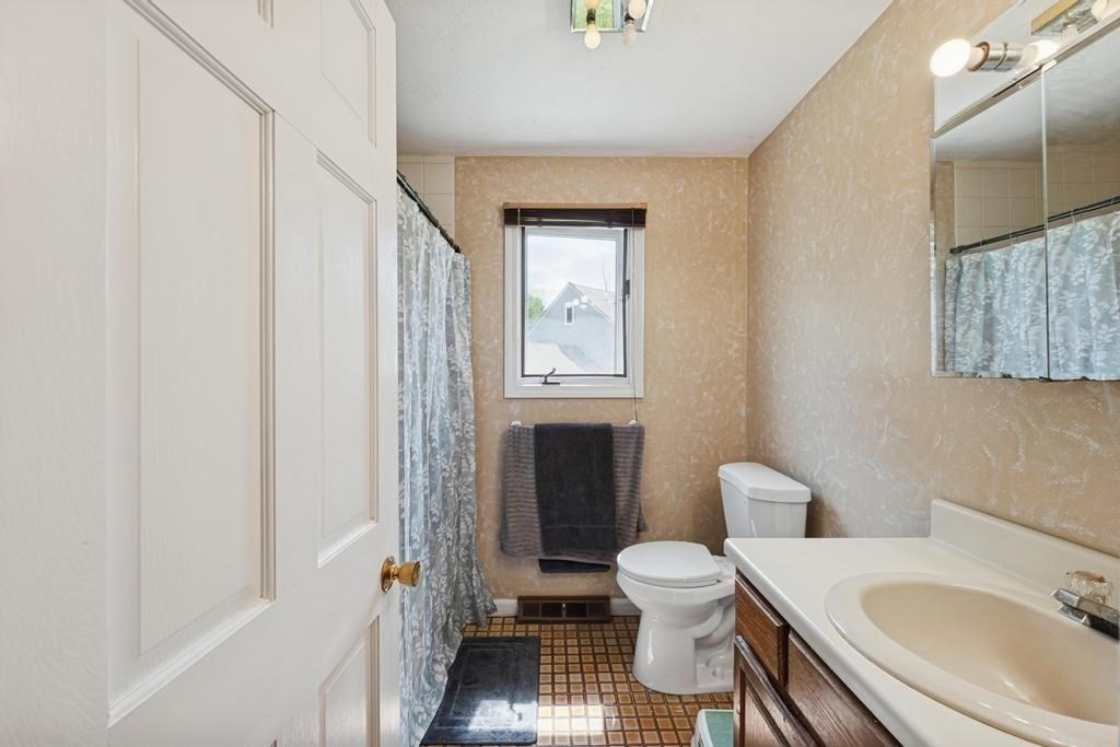 292 Island St #292, Stoughton, MA Photo #7
