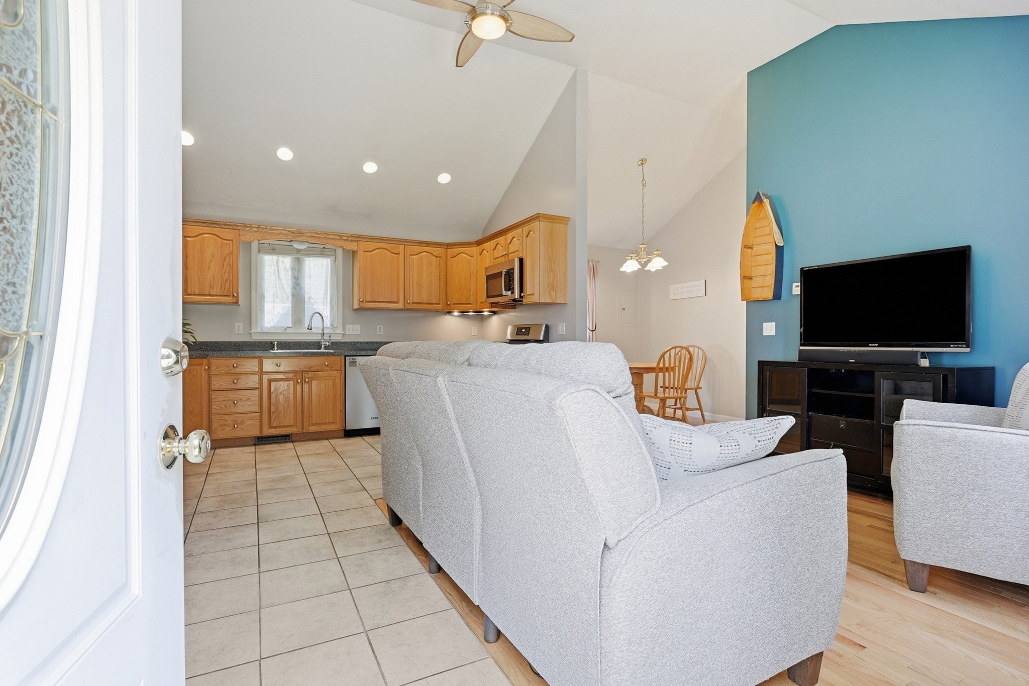 6 Oak Road, Littleton, MA, 6 Oak Road, Littleton, MA Photo #2