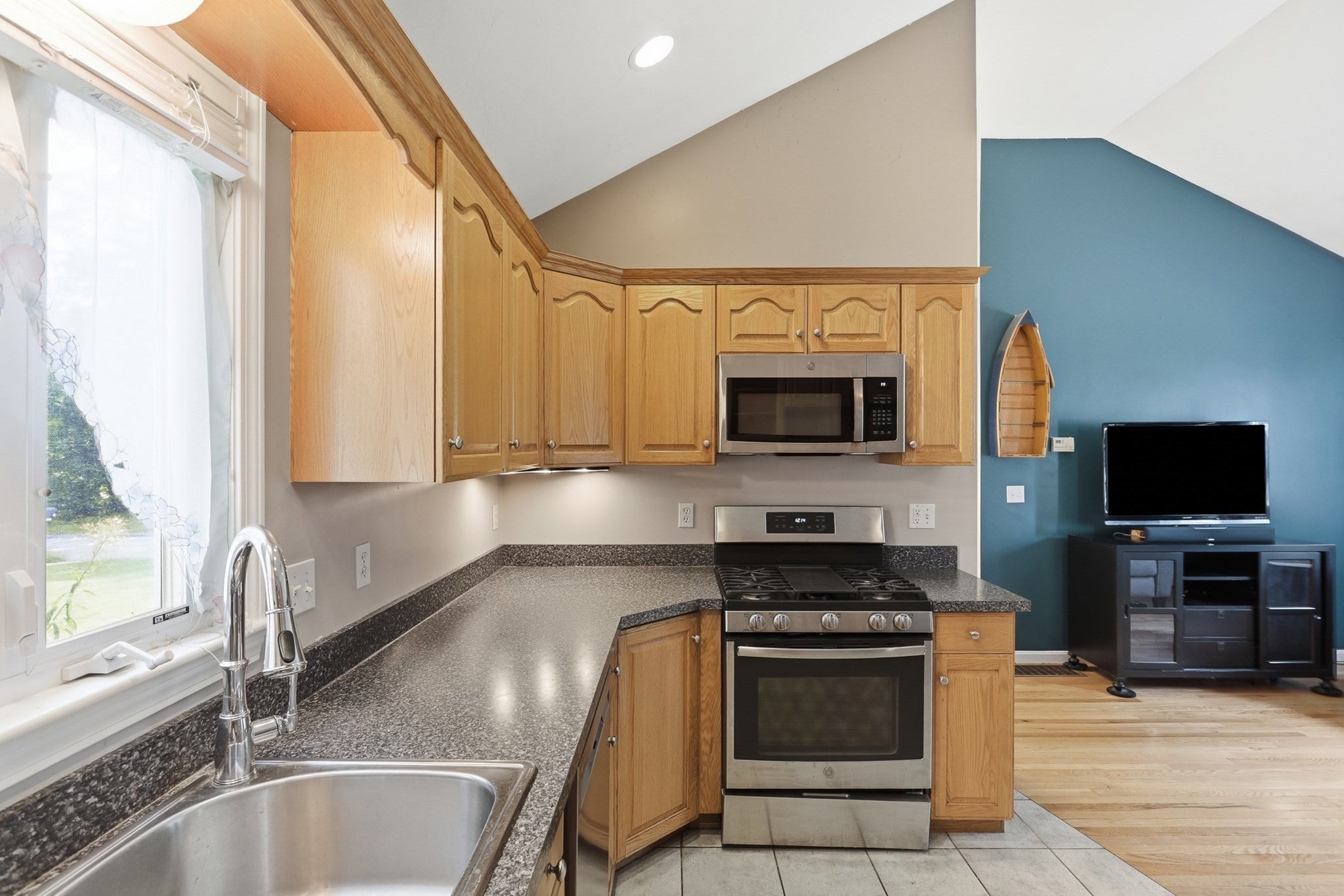 6 Oak Road, Littleton, MA, 6 Oak Road, Littleton, MA Photo #7