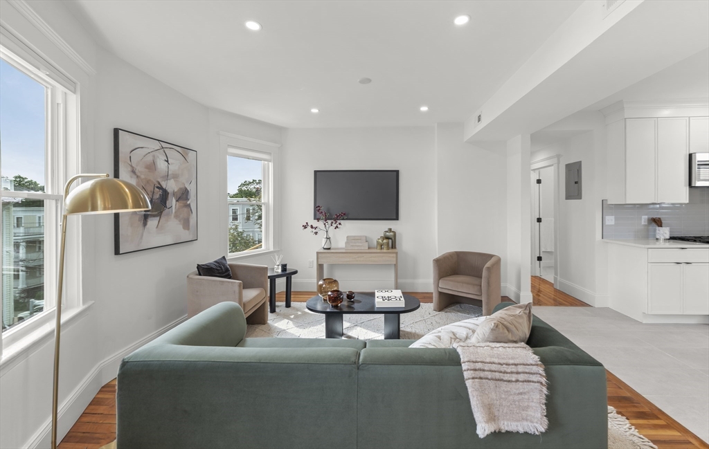 334 Centre St 2